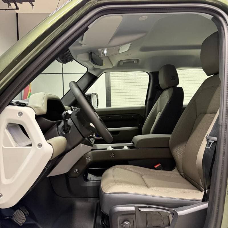 2026 Land Rover Defender 110 X DYNAMIC SE P300 thumbnail 7