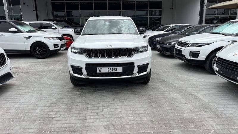 2025 Jeep Grand Cherokee LAREDO thumbnail 3