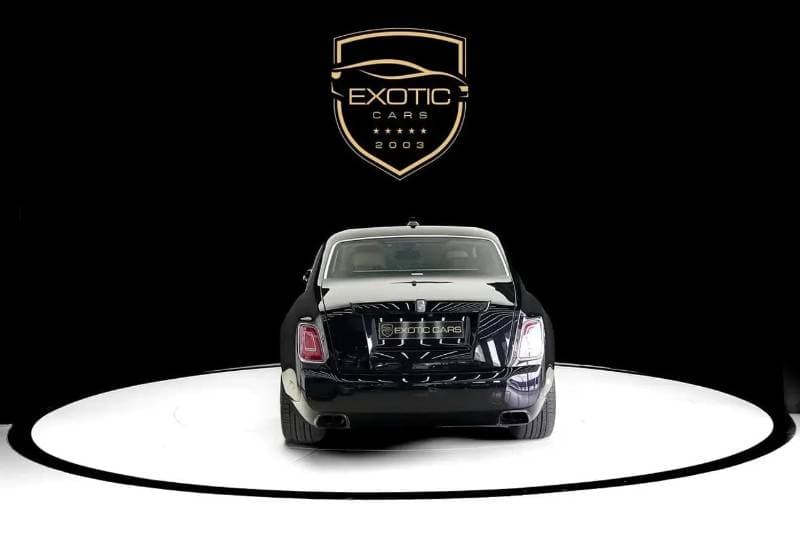 2022 Rolls Royce Phantom SWB thumbnail 2