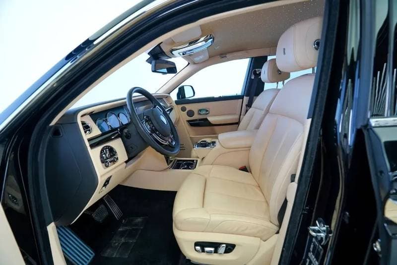 2022 Rolls Royce Phantom SWB thumbnail 8