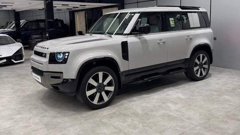 2026 Land Rover Defender 110 S P300