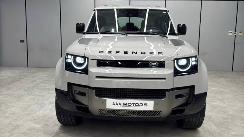2026 Land Rover Defender 110 S P300 thumbnail 6