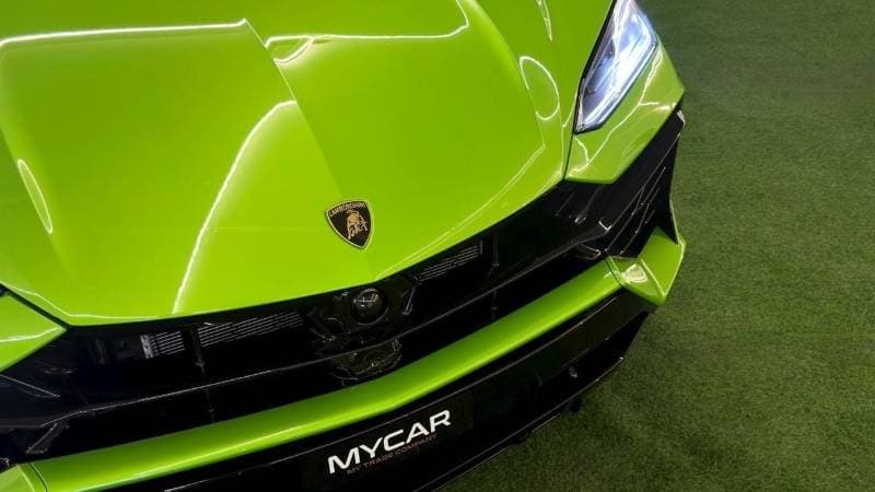 2026 Lamborghini Urus SE thumbnail 2