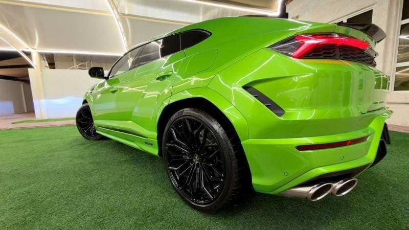 2026 Lamborghini Urus SE thumbnail 8