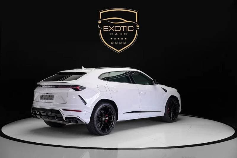 2020 Lamborghini Urus STANDARD thumbnail 3