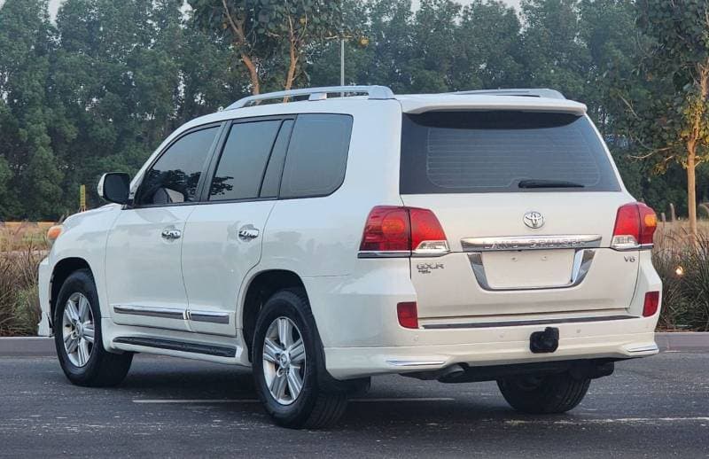 2014 Toyota Land Cruiser GXR thumbnail 4