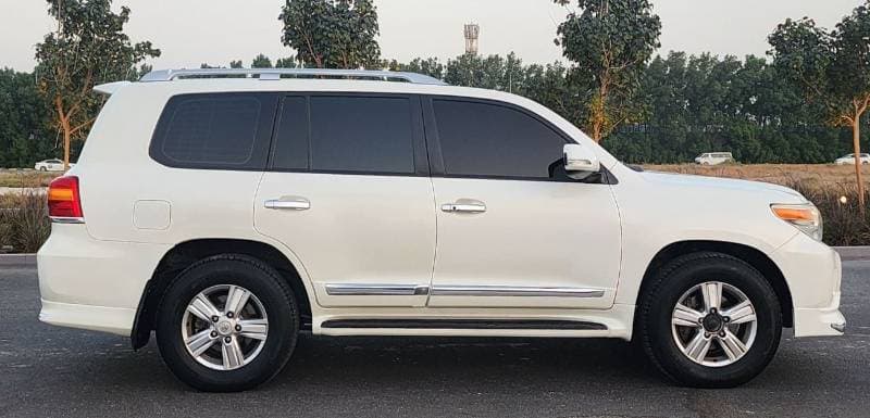 2014 Toyota Land Cruiser GXR thumbnail 7