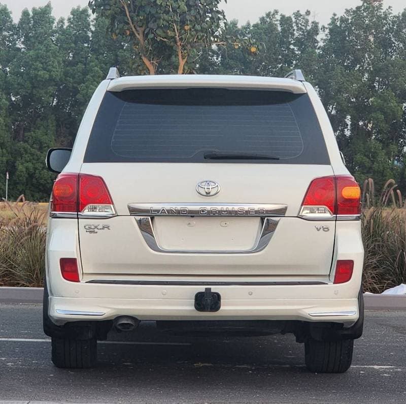 2014 Toyota Land Cruiser GXR thumbnail 5