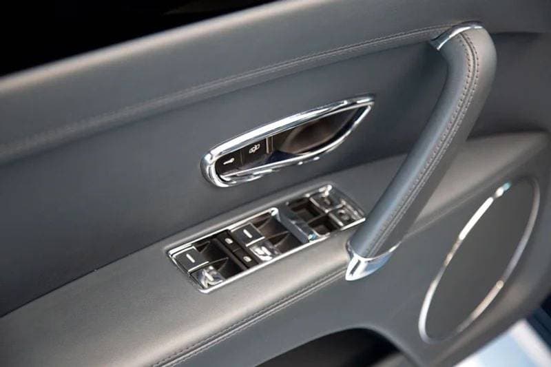 2016 Bentley Flying Spur V8 thumbnail 4