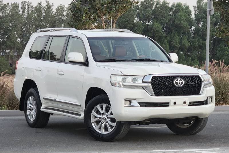 2018 Toyota Land Cruiser EXR thumbnail 3