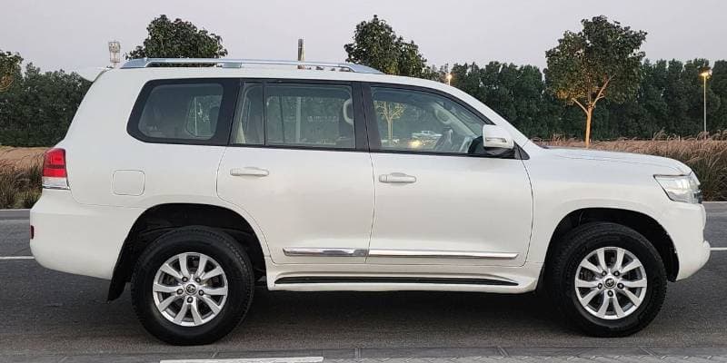 2018 Toyota Land Cruiser EXR thumbnail 7
