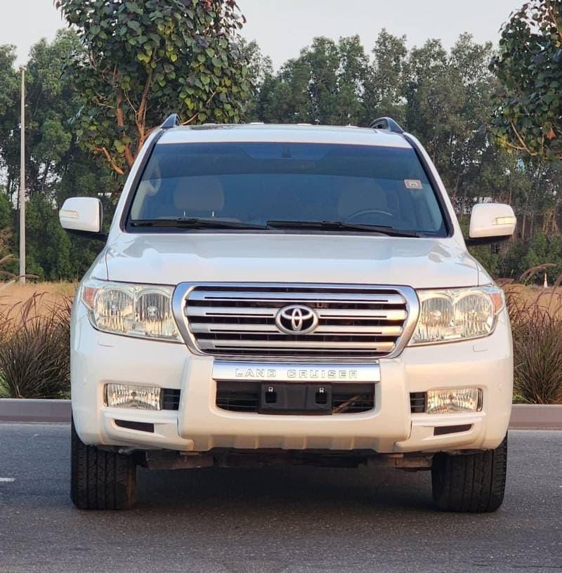 2010 Toyota Land Cruiser GXR thumbnail 2