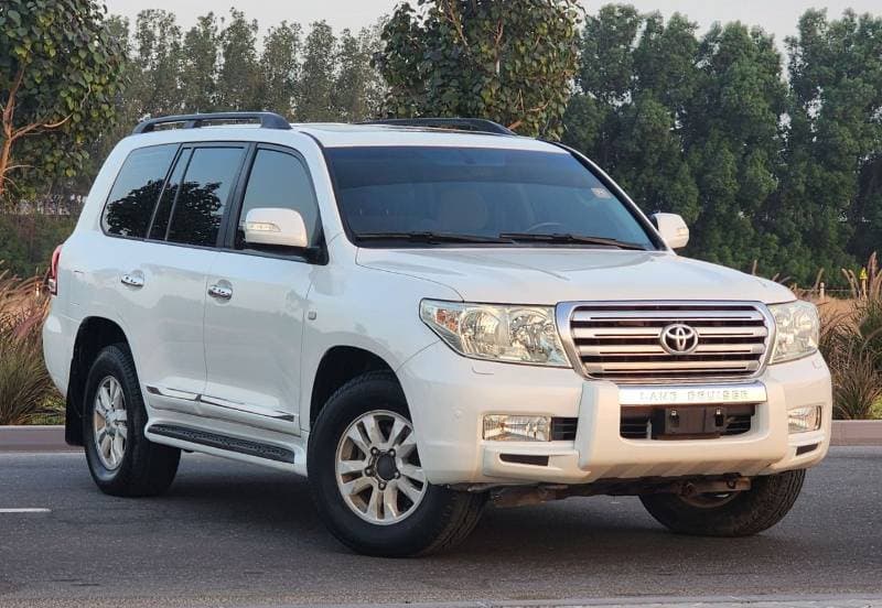 2010 Toyota Land Cruiser GXR thumbnail 3
