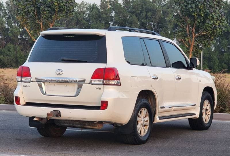 2010 Toyota Land Cruiser GXR thumbnail 4
