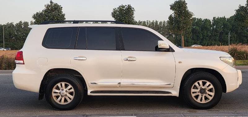 2010 Toyota Land Cruiser GXR thumbnail 8