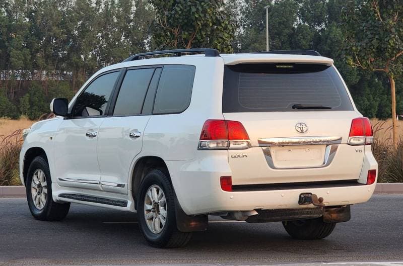 2010 Toyota Land Cruiser GXR thumbnail 6