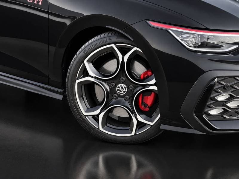2025 Volkswagen Golf GTI thumbnail 5