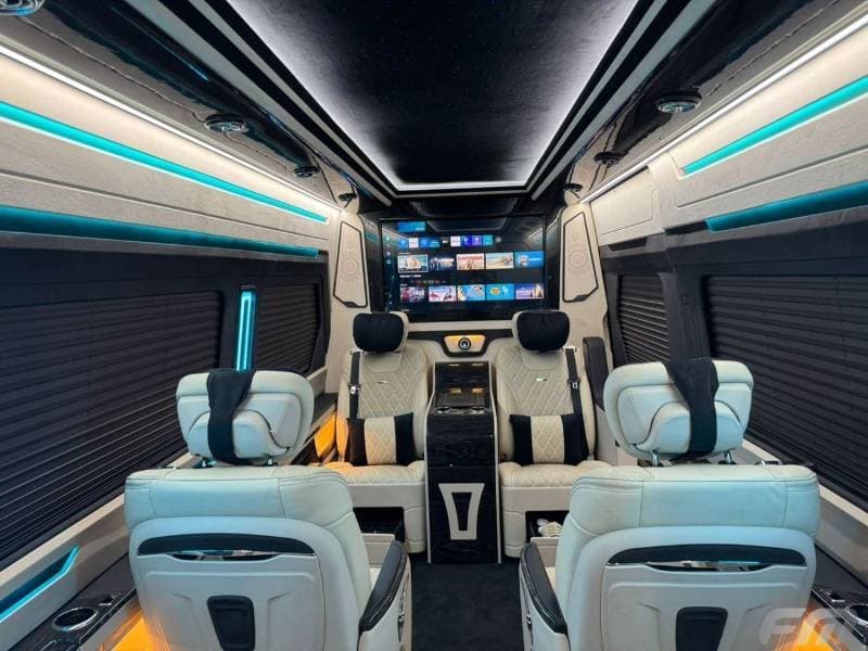 2025 Mercedes Benz Sprinter thumbnail 8