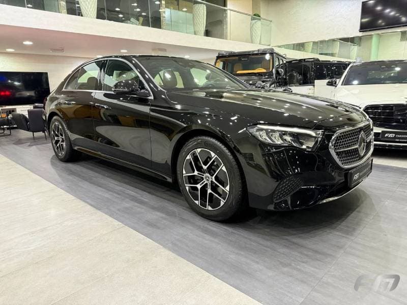 2026 Mercedes Benz E200 STANDARD thumbnail 2