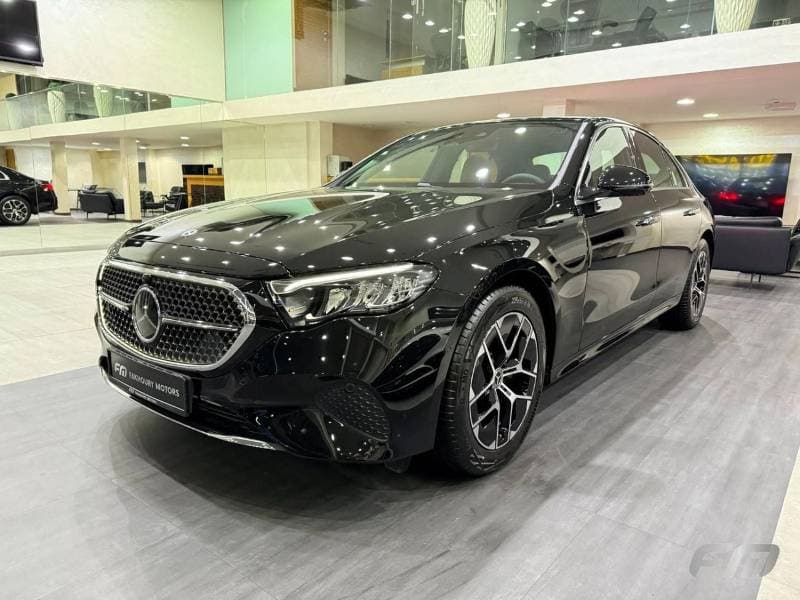2026 Mercedes Benz E200 STANDARD thumbnail 3