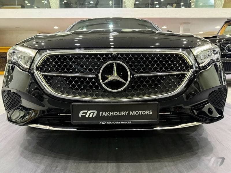2026 Mercedes Benz E200 STANDARD thumbnail 4