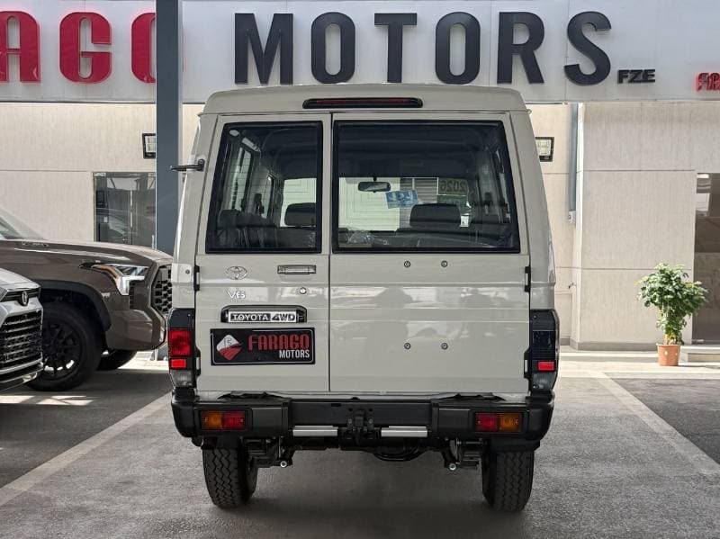 2026 Toyota Land Cruiser 70 LAND CRUISER GRJ 78 4.0 V6 AUTOMATIC thumbnail 4