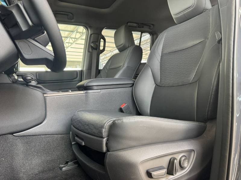 2026 Toyota Prado PREMIUM thumbnail 7