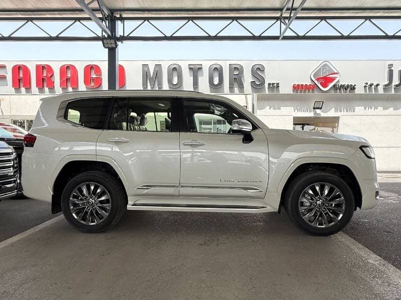 2026 Toyota Land Cruiser thumbnail 6