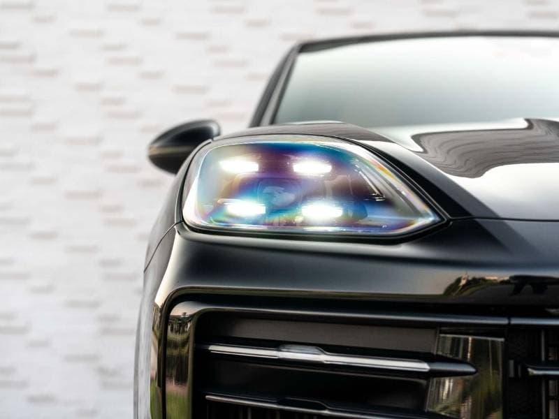 2024 Porsche Cayenne STANDARD thumbnail 5