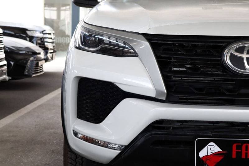 2026 Toyota Fortuner thumbnail 4