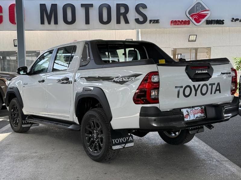 2026 Toyota Hilux ADVENTURE thumbnail 3