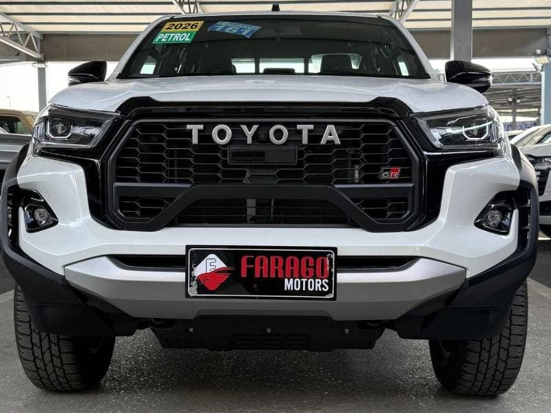 2026 Toyota Hilux thumbnail 5