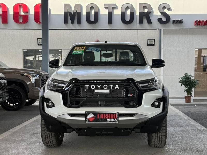 2026 Toyota Hilux thumbnail 3