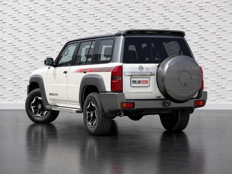 2021 Nissan Patrol SUPER SAFARI thumbnail 3