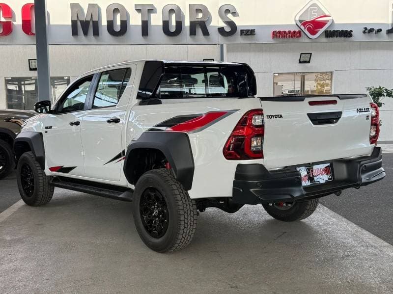 2026 Toyota Hilux thumbnail 7