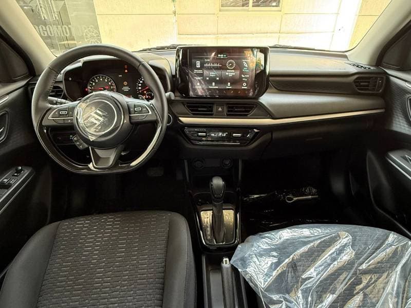 2026 Suzuki Swift thumbnail 8