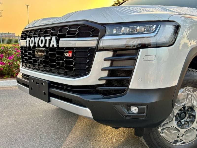 2026 Toyota Land Cruiser thumbnail 4
