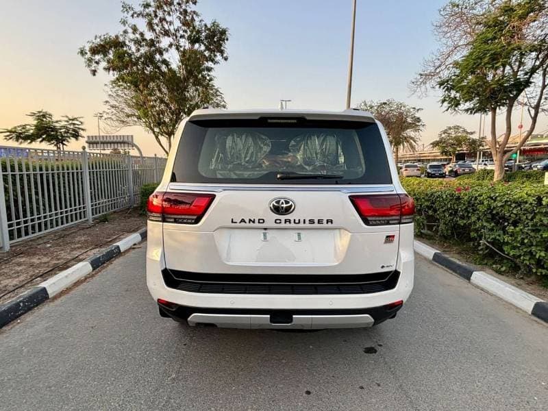 2026 Toyota Land Cruiser thumbnail 6