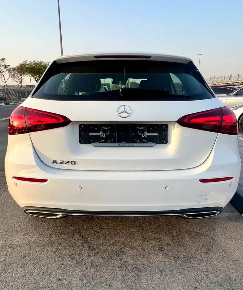 2025 Mercedes Benz A220 thumbnail 4