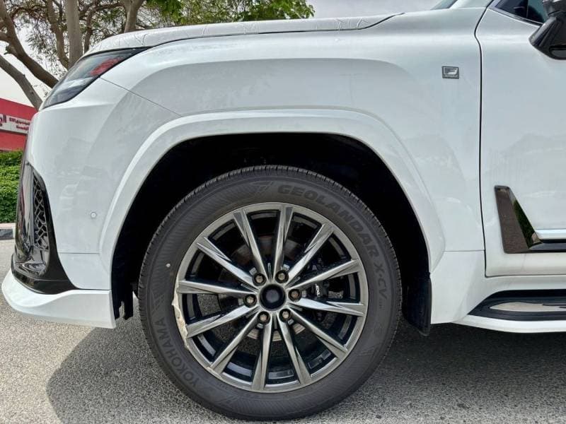 2025 Lexus LX700h F SPORT thumbnail 5