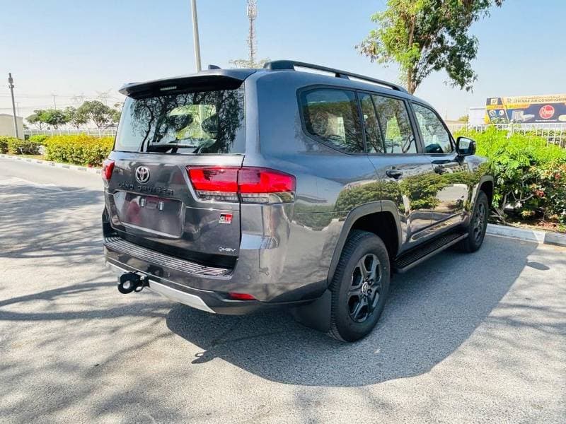 2025 Toyota Land Cruiser thumbnail 7