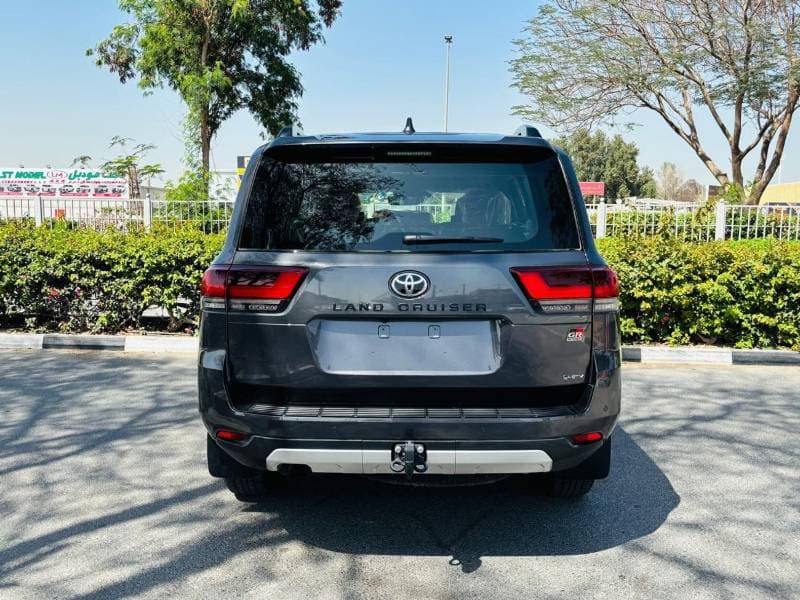 2025 Toyota Land Cruiser thumbnail 8