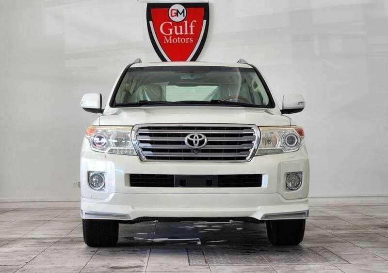 2013 Toyota Land Cruiser VXR thumbnail 2
