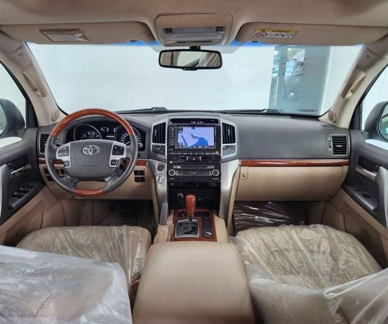 2013 Toyota Land Cruiser VXR thumbnail 7