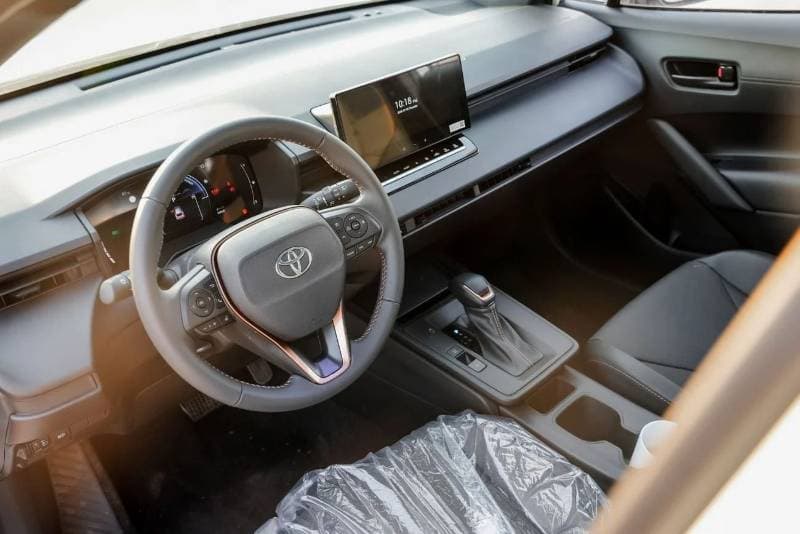 2026 Toyota Corolla Cross HEV thumbnail 8