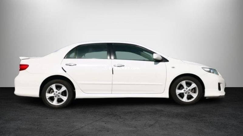 2013 Toyota Corolla XLI thumbnail 3