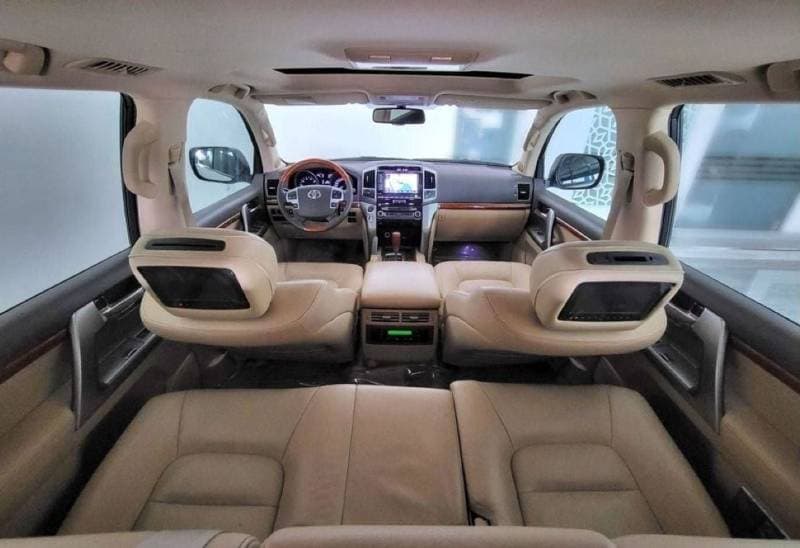 2013 Toyota Land Cruiser VXR thumbnail 8