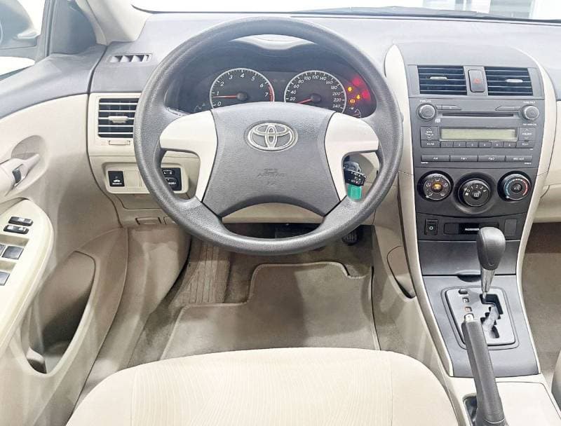 2013 Toyota Corolla XLI thumbnail 6