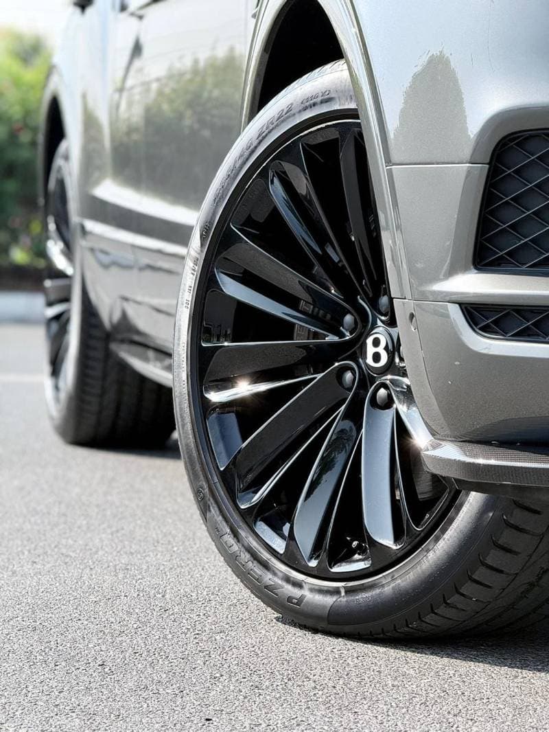 2020 Bentley Bentayga SPEED thumbnail 3