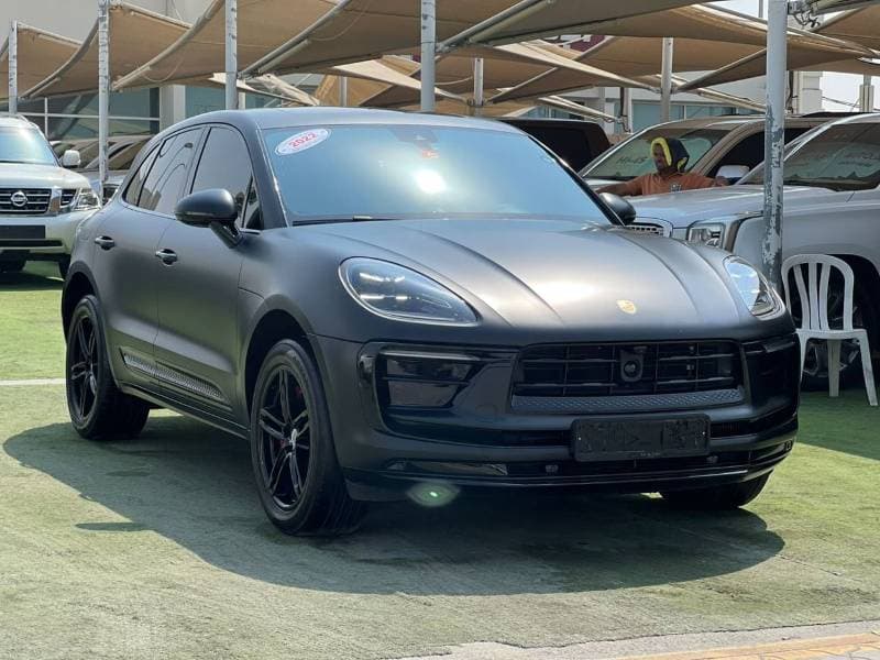 2022 Porsche Macan STANDARD thumbnail 2